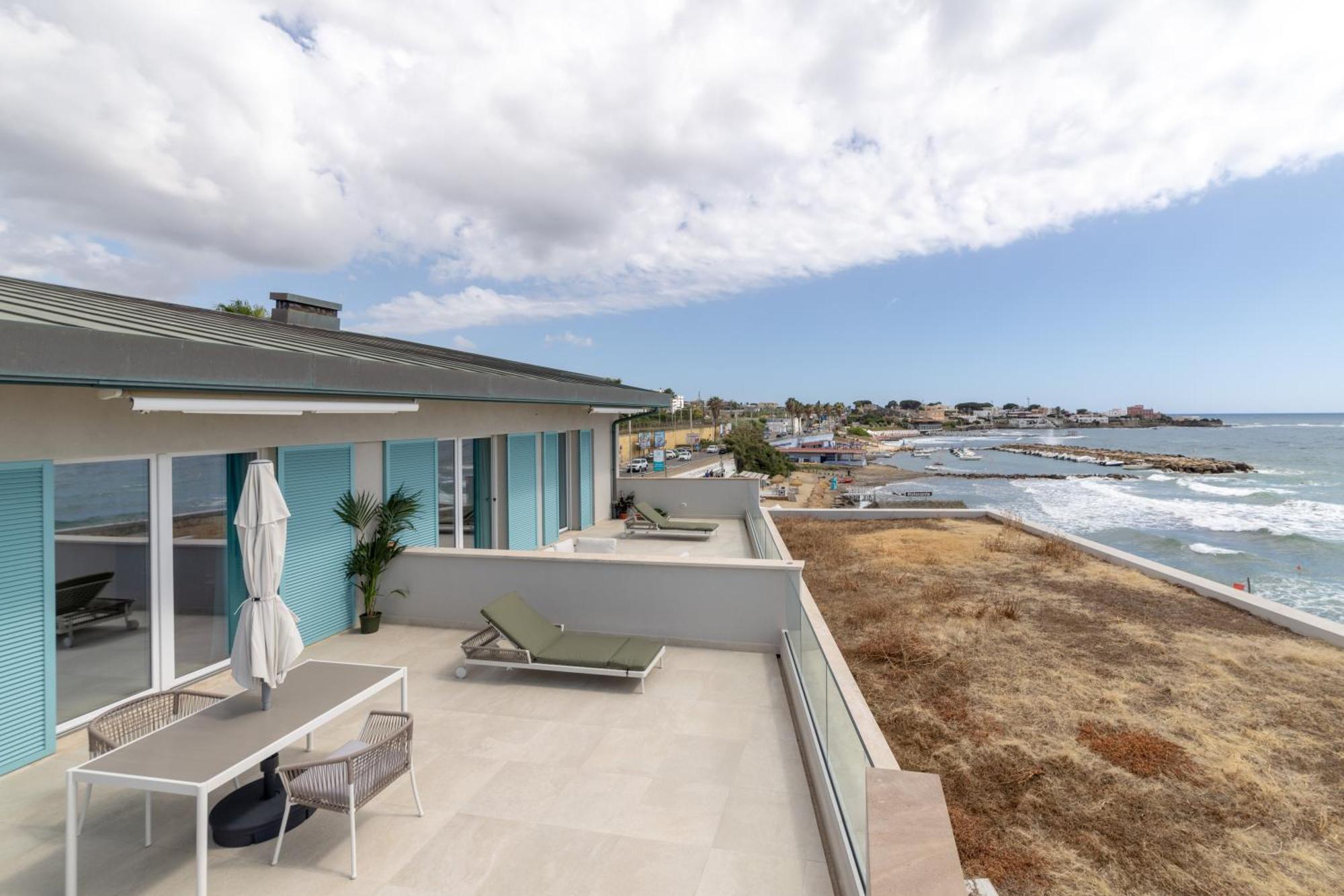 Le Suites Sul Mare Di Esterina Чивітавекк'я Екстер'єр фото